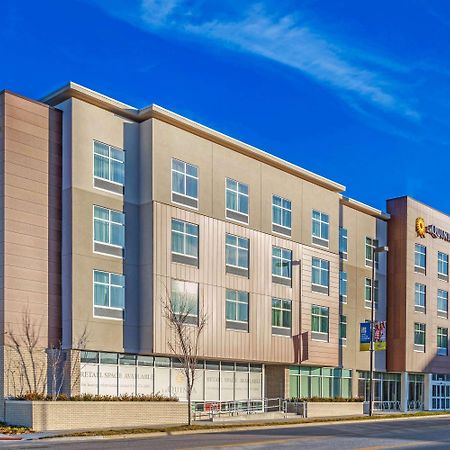 La Quinta Inn & Suites By Wyndham Kansas City Beacon Hill Exterior foto