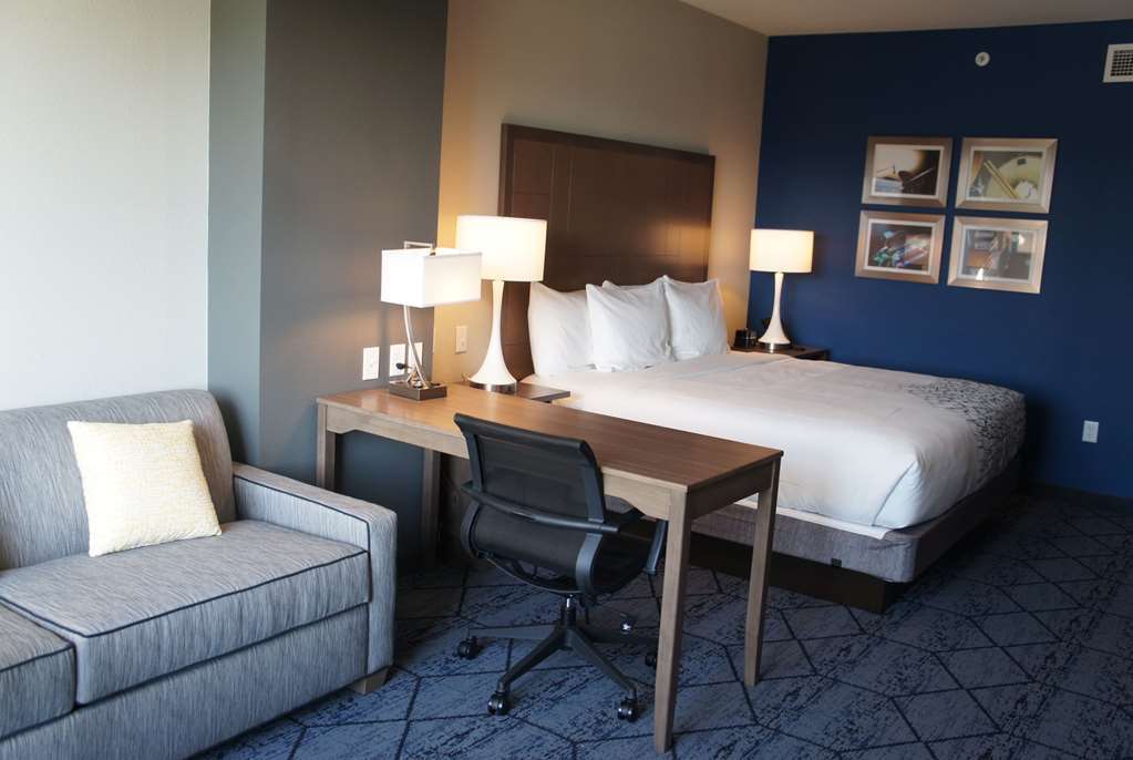 La Quinta Inn & Suites By Wyndham Kansas City Beacon Hill Quarto foto