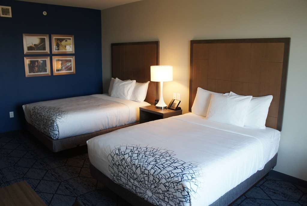 La Quinta Inn & Suites By Wyndham Kansas City Beacon Hill Quarto foto