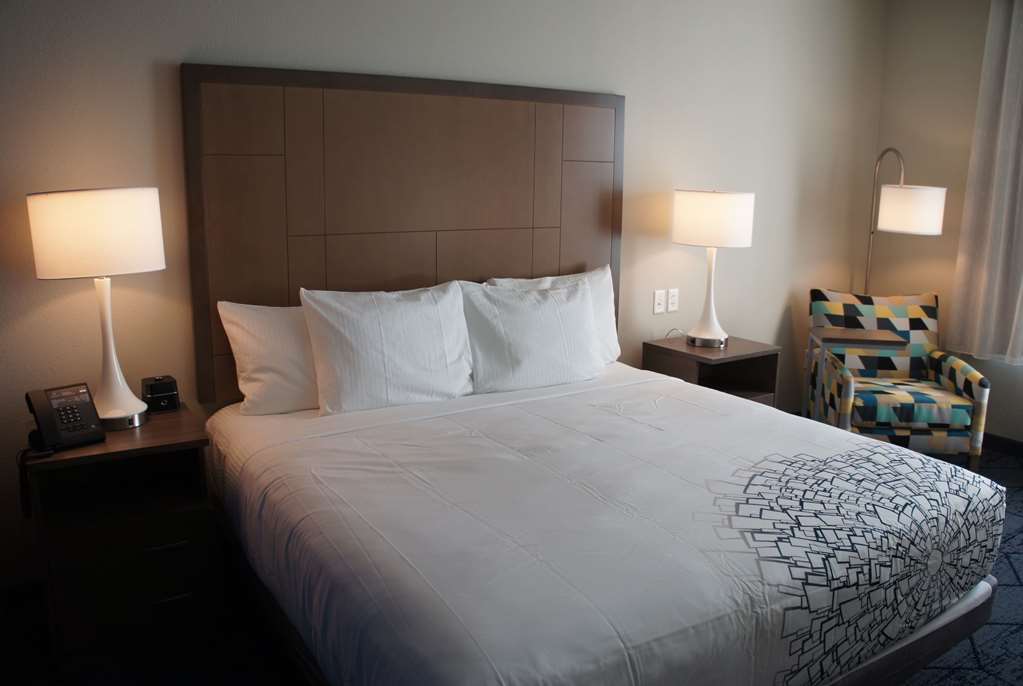 La Quinta Inn & Suites By Wyndham Kansas City Beacon Hill Quarto foto