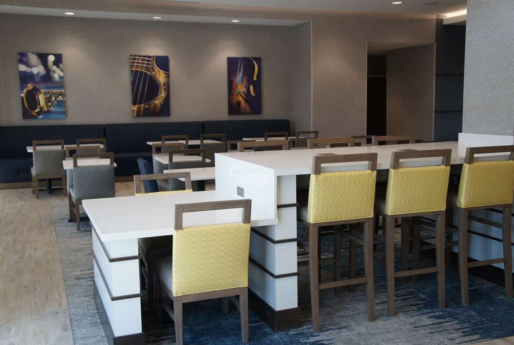 La Quinta Inn & Suites By Wyndham Kansas City Beacon Hill Restaurante foto