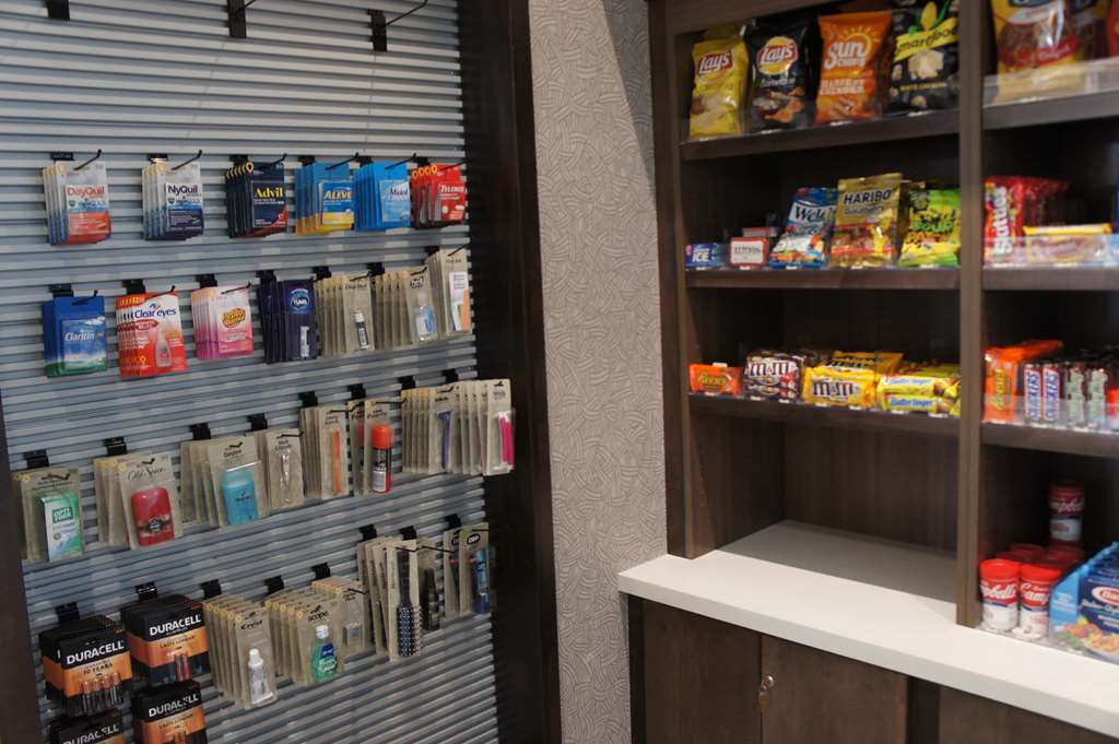 La Quinta Inn & Suites By Wyndham Kansas City Beacon Hill Facilidades foto